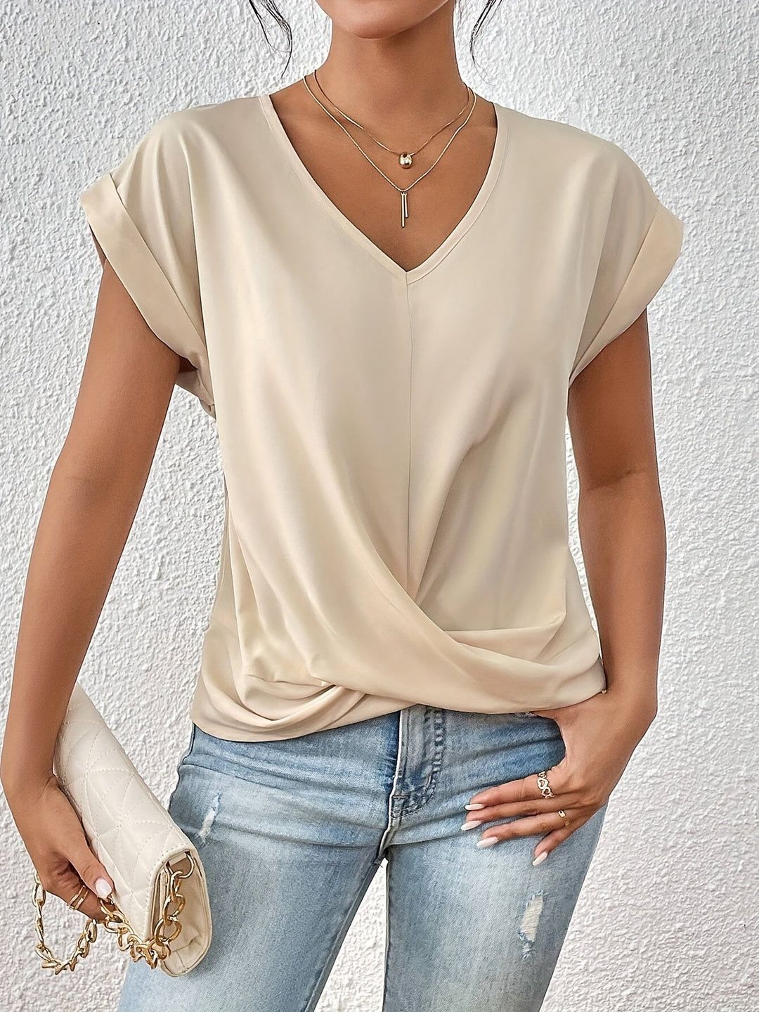 Clara™ | Casual T-Shirt with Sweetheart Neckline